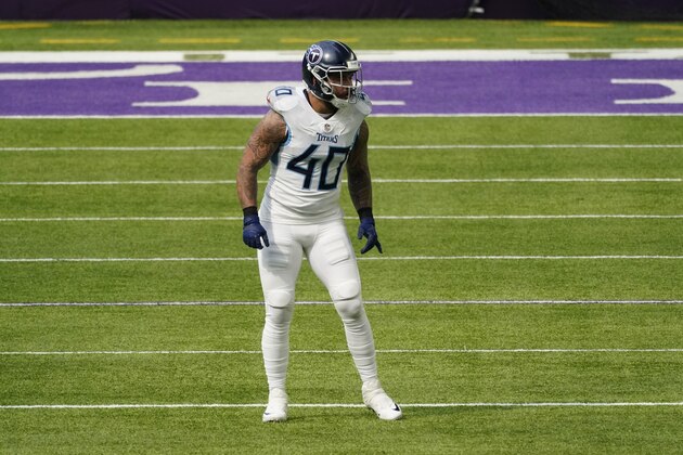 Tennessee Titans outside linebacker Kamalei Correa (40) lines up against the Minnesota Vikings during the first half of an NFL football game, Sunday, Sept. 27, 2020, in Minneapolis. (AP Photo/Jim Mone)