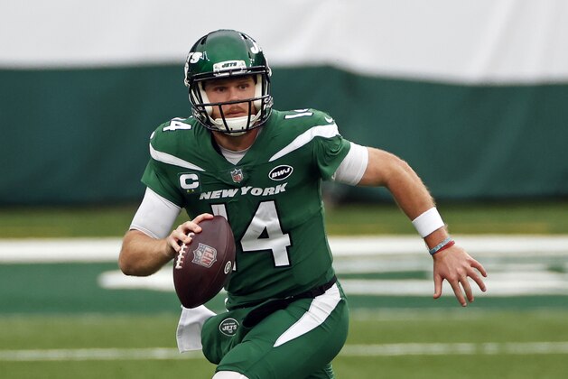 New York Jets quarterback Sam Darnold (14) in action during an NFL football game against the Buffalo Bills, Sunday, Oct. 25, 2020, in East Rutherford, N.J. (AP Photo/Adam Hunger)