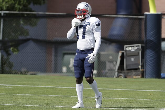 New England Patriots wide receiver Antonio Brown works out during an NFL football practice, Wednesday, Sept. 18, 2019, in Foxborough, Mass. (AP Photo/Steven Senne) New England Patriots wide receiver Antonio Brown works out during an NFL football practice, Wednesday, Sept. 18, 2019, in Foxborough, Mass. (AP Photo/Steven Senne)