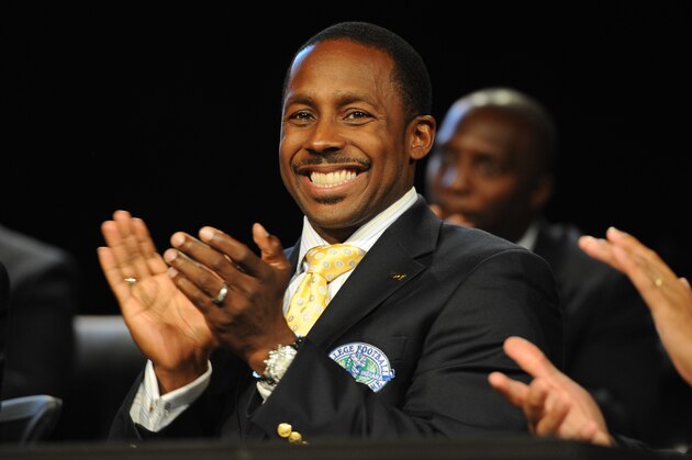 Desmond Howard, Michigan 1989-91, reacts to a comment during the College Football Hall of Fame Enshrinement show, Saturday July 16, 2011, in South Bend, Ind. (AP Photo/Joe Raymond) Desmond Howard, Michigan 1989-91, reacts to a comment during the College Football Hall of Fame Enshrinement show, Saturday July 16, 2011, in South Bend, Ind. (AP Photo/Joe Raymond)