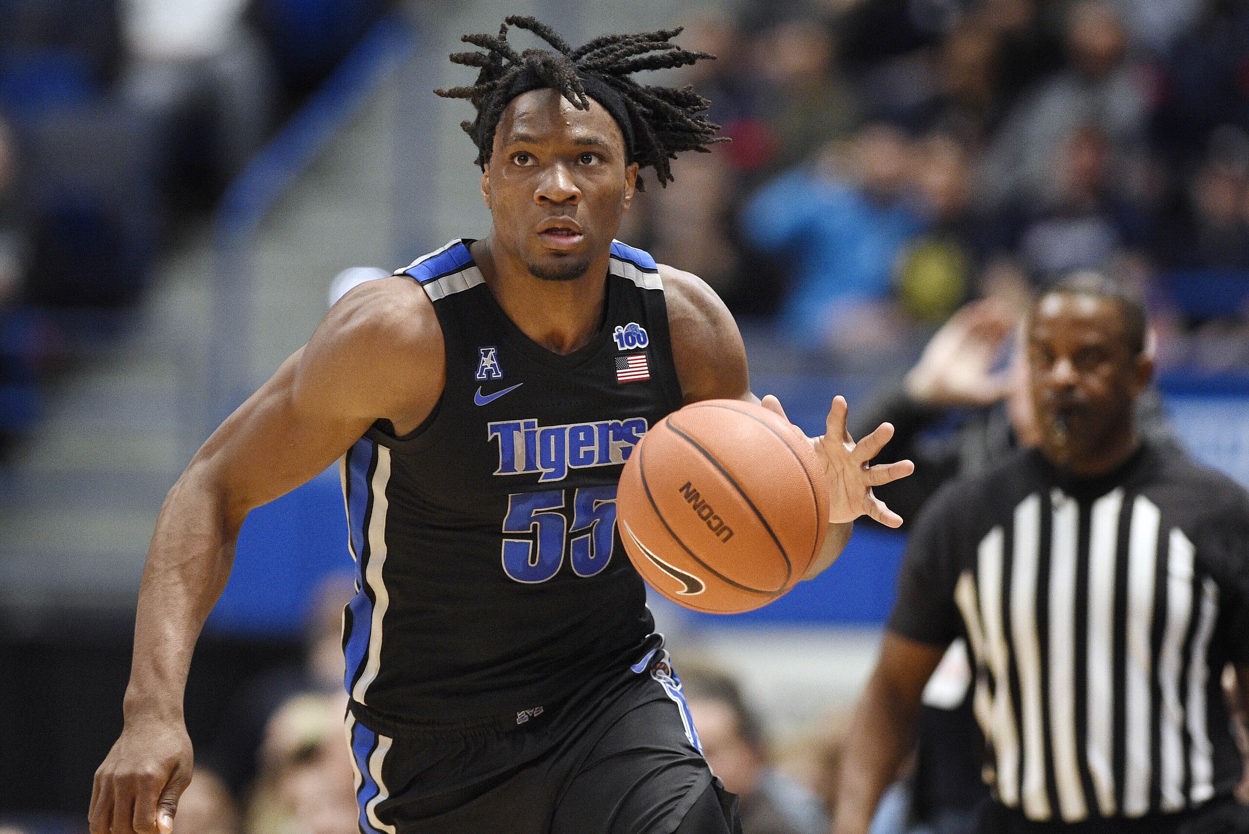 in the first half of an NCAA college basketball game, Sunday, Feb. 16, 2020, in Hartford, Conn. (AP Photo/Jessica Hill)