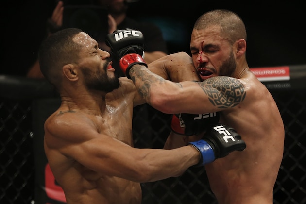 Deiveson Figueiredo, left, of Brazil, fights Marco Beltran of Mexico during their UFC bantamweight mixed martial arts bout in Rio de Janeiro, Brazil, Saturday, Jun. 3, 2017. (AP Photo/Leo Correa) Deiveson Figueiredo, left, of Brazil, fights Marco Beltran of Mexico during their UFC bantamweight mixed martial arts bout in Rio de Janeiro, Brazil, Saturday, Jun. 3, 2017. (AP Photo/Leo Correa)