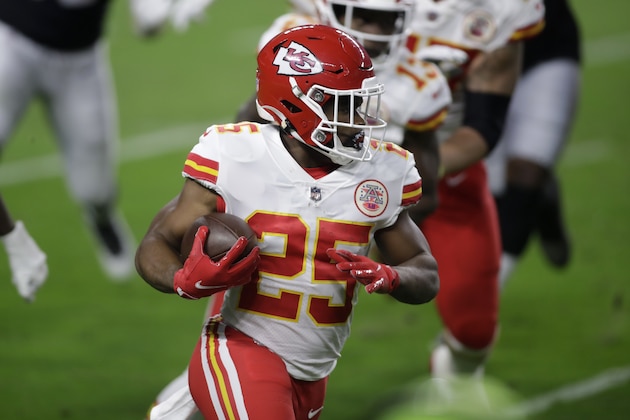 Kansas City Chiefs running back Clyde Edwards-Helaire (25) runs against the Las Vegas Raiders during the first half of an NFL football game, Sunday, Nov. 22, 2020, in Las Vegas. (AP Photo/Isaac Brekken)