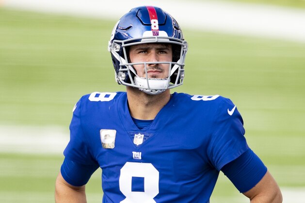 New York Giants quarterback Daniel Jones (8) looks on during an NFL football game against the Cincinnati Bengals, Sunday, Nov. 29, 2020, in Cincinnati. (AP Photo/Emilee Chinn)