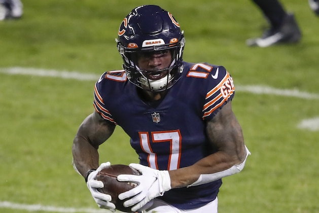 Chicago Bears wide receiver Anthony Miller (17) in action against the New Orleans Saints during the second half of an NFL football game, Sunday, Nov. 1, 2020, in Chicago. (AP Photo/Kamil Krzaczynski)