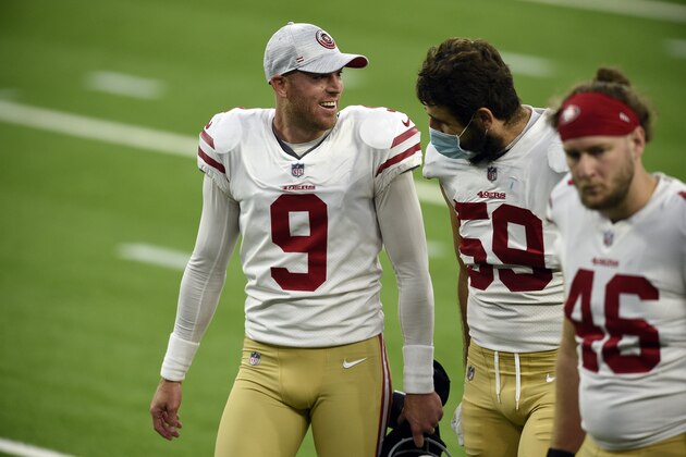 San Francisco 49ers kicker Robbie Gould (9) walks off the field after a win over the Los Angeles Rams during an NFL football game Sunday, Nov. 29, 2020, in Inglewood, Calif. (AP Photo/Kelvin Kuo )