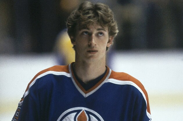 Wayne Gretzky (99) is shown with the Edmonton Oilers on March 10, 1982, during game against the Los Angeles Kings. (AP Photo/Reed Saxon)