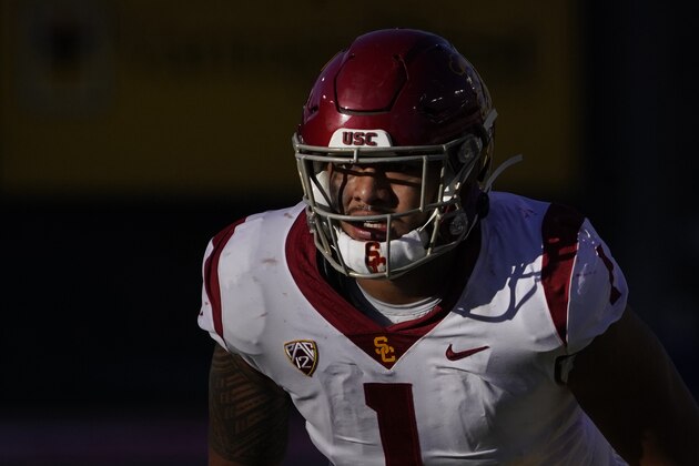 Southern California linebacker Palaie Gaoteote IV (1) in the second half during an NCAA college football game against Arizona, Saturday, Nov. 14, 2020, in Tucson, Ariz. Southern California won 34-30. (AP Photo/Rick Scuteri)