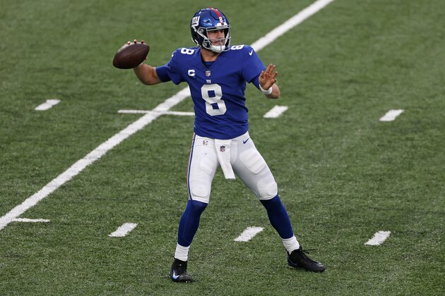 New York Giants quarterback Daniel Jones (8) in action during an NFL football game against the Arizona Cardinals, Sunday, Dec. 13, 2020, in East Rutherford, N.J. (AP Photo/Adam Hunger)