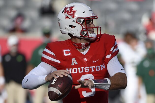 Houston quarterback Clayton Tune throws a pass during the first half of an NCAA college football game against against South Florida, Saturday, Nov. 14, 2020, in Houston. (AP Photo/Eric Christian Smith)