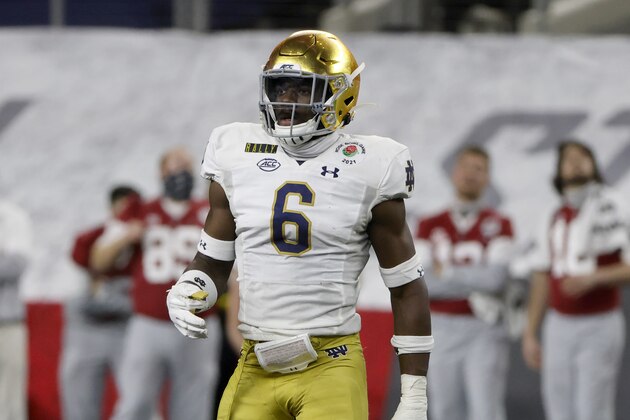 Notre Dame linebacker Jeremiah Owusu-Koramoah (6) defends against Alabama during the Rose Bowl NCAA college football game in Arlington, Texas, Friday, Jan. 1, 2021. (AP Photo/Michael Ainsworth)