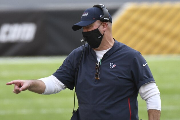 Houston Texans head coach Bill O'Brien talks to his players on the sideline during the second half of an NFL football game against the Pittsburgh Steelers, Sunday, Sept. 27, 2020, in Pittsburgh. (AP Photo/Don Wright)
