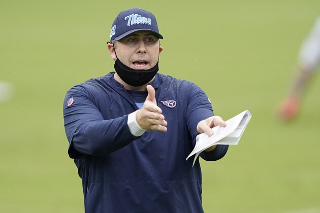 Tennessee Titans offensive coordinator Arthur Smith instructs his players during NFL football training camp Friday, Aug. 21, 2020, in Nashville, Tenn. (AP Photo/Mark Humphrey)