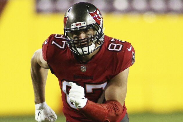 Tampa Bay Buccaneers tight end Rob Gronkowski (87) in action during an NFL wild-card playoff football game against the Washington Football Team, Saturday, Jan. 9, 2021 in Landover, Md. (AP Photo/Daniel Kucin Jr.)