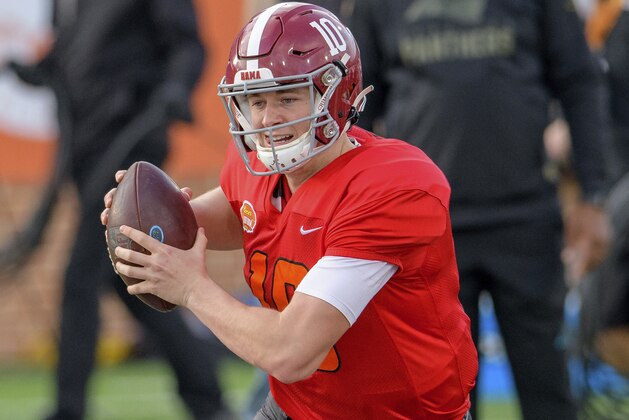 American Team quarterback Mac Jones of Alabama (10) runs during the American Team practice for the NCAA Senior Bowl college football game in Mobile, Ala. Wednesday, Jan. 27, 2021. (AP Photo/Matthew Hinton)