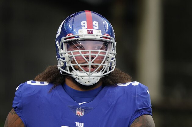 New York Giants' Leonard Williams warms-up before an NFL football game against the Dallas Cowboys, Sunday, Jan. 3, 2021, in East Rutherford, N.J. (AP Photo/Corey Sipkin)