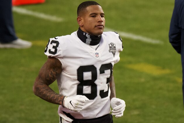 Las Vegas Raiders tight end Darren Waller (83) walks on the sidelines against the Denver Broncos during the first half of an NFL football game, Sunday, Jan.. 3, 2021, in Denver. (AP Photo/Justin Edmonds)