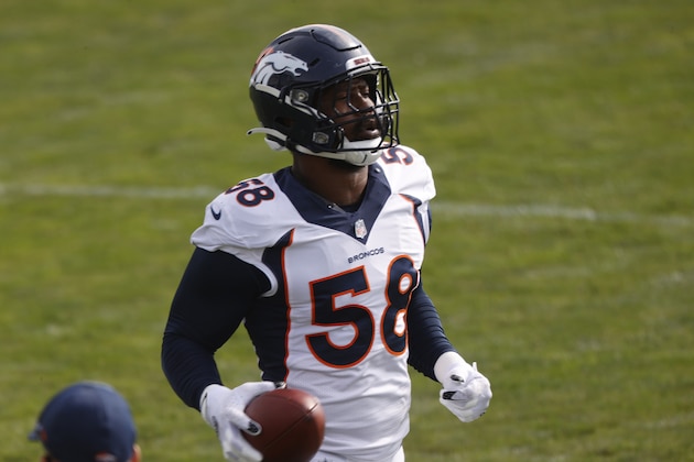 Denver Broncos linebacker Von Miller (58) takes part in drills during an NFL football practice Friday, Aug. 28, 2020, in Englewood, Colo. (AP Photo/David Zalubowski)