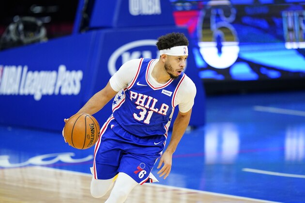 Philadelphia 76ers' Seth Curry plays during an NBA basketball game against the Chicago Bulls, Friday, Feb. 19, 2021, in Philadelphia. (AP Photo/Matt Slocum)