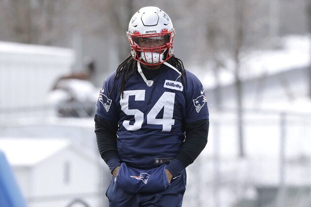 New England Patriots linebacker Dont'a Hightower warms up during an NFL football practice, Wednesday, Dec. 18, 2019, in Foxborough, Mass. (AP Photo/Steven Senne)