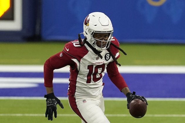 Arizona Cardinals wide receiver DeAndre Hopkins (10) runs the ball during the second half of an NFL football game against the Los Angeles Rams Sunday, Jan. 3, 2021, in Inglewood, Calif. (AP Photo/Ashley Landis)