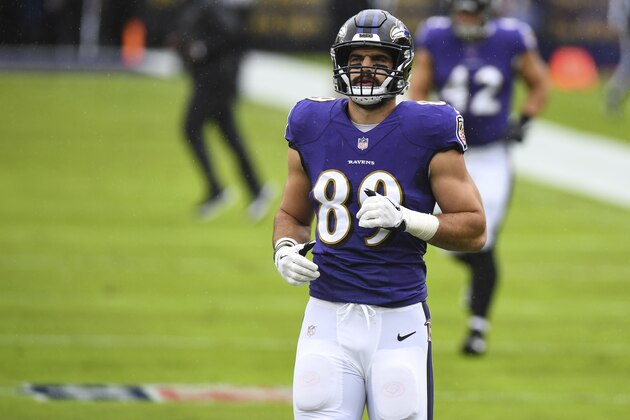 Baltimore Ravens tight end Mark Andrews (89) warms-up before an NFL football game against the Pittsburgh Steelers, Sunday, Nov. 1, 2020, in Baltimore. (AP Photo/Terrance Williams)