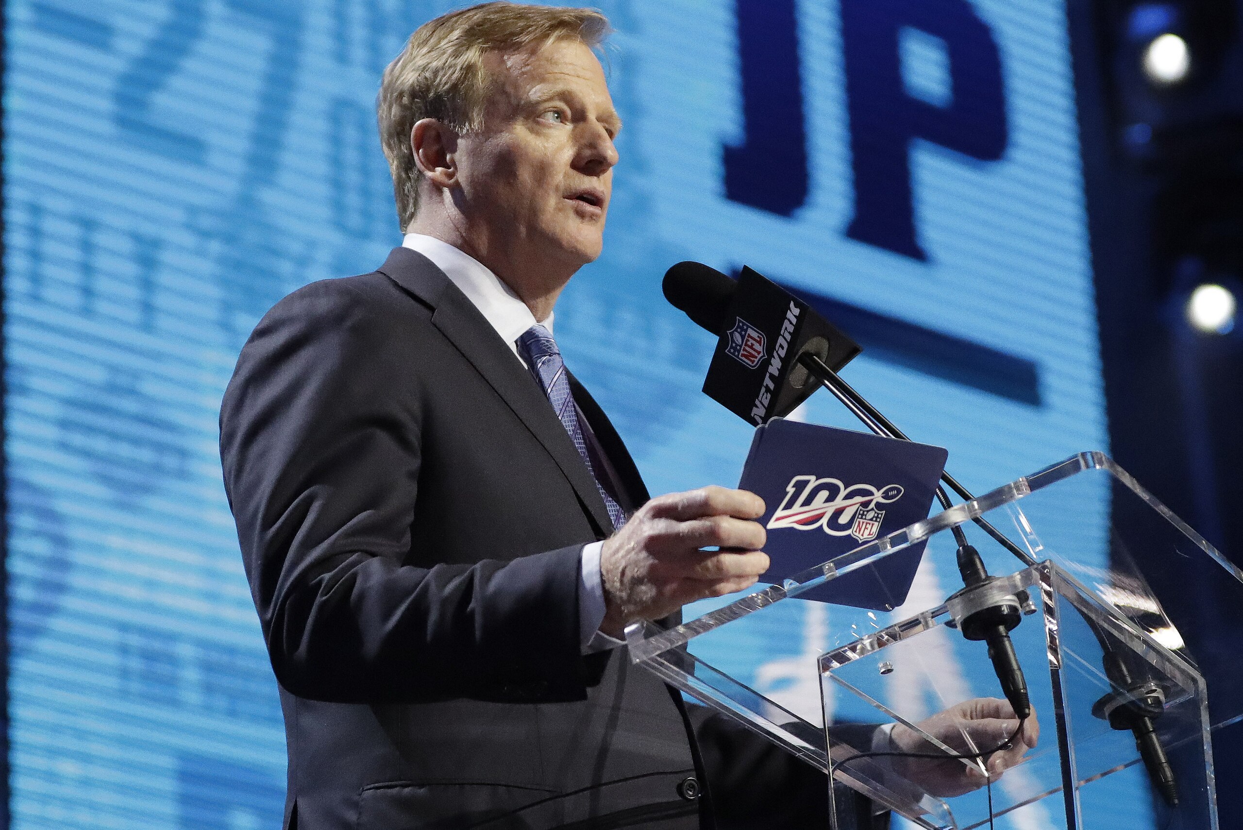 NFL Commissioner Roger Goodell announces that the Tennessee Titans selected Mississippi State's Jeffery Simmons during the first round at the NFL football draft, Thursday, April 25, 2019, in Nashville, Tenn. (AP Photo/Mark Humphrey)