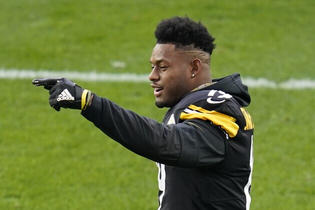 Pittsburgh Steelers wide receiver JuJu Smith-Schuster (19) warms up before an NFL football game against the Cincinnati Bengals, Sunday, Nov. 15, 2020, in Pittsburgh. (AP Photo/Keith Srakocic)