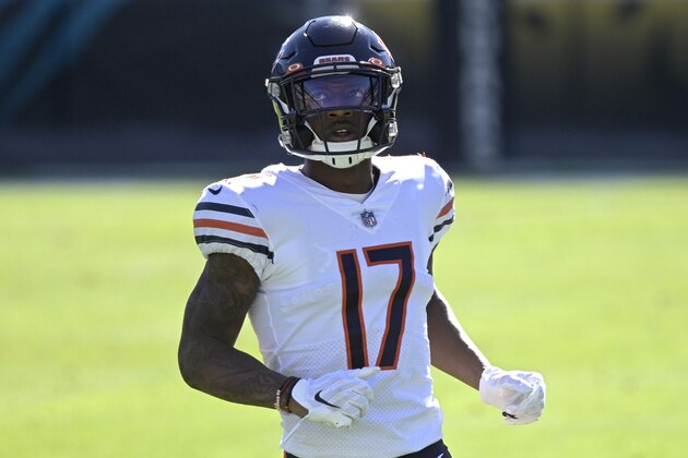Chicago Bears wide receiver Anthony Miller (17) runs a play during the first half of an NFL football game against the Jacksonville Jaguars, Sunday, Dec. 27, 2020, in Jacksonville, Fla. (AP Photo/Phelan M. Ebenhack)