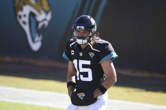 Jacksonville Jaguars quarterback Gardner Minshew II warms up before an NFL football game against the Chicago Bears, Sunday, Dec. 27, 2020, in Jacksonville, Fla. (AP Photo/Stephen B. Morton)