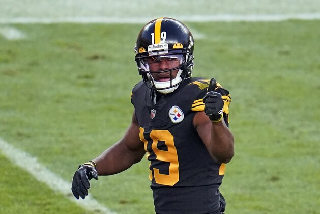 Pittsburgh Steelers wide receiver JuJu Smith-Schuster (19) lines up for a play during the first half of an NFL football game against the Baltimore Ravens in Pittsburgh, Wednesday, Dec. 2, 2020. (AP Photo/Gene J. Puskar)