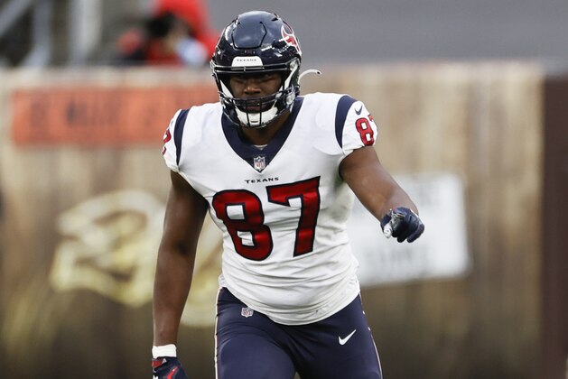 Houston Texans tight end Darren Fells (87) plays against the Cleveland Browns during the second half of an NFL football game, Sunday, Nov. 15, 2020, in Cleveland. (AP Photo/Ron Schwane)
