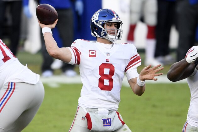 New York Giants quarterback Daniel Jones (8) in action during the second half of an NFL football game against the Baltimore Ravens, Sunday, Dec. 27, 2020, in Baltimore. (AP Photo/Nick Wass)
