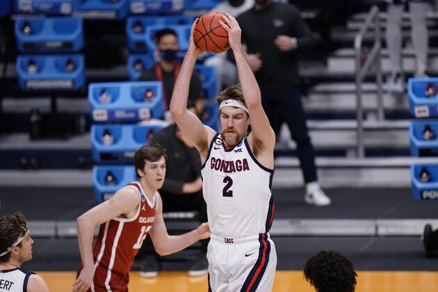 Gonzaga forward Drew Timme (2) pulls down a rebound while playing Oklahoma in the first half of a college basketball game in the second round of the NCAA tournament at Hinkle Fieldhouse in Indianapolis, Monday, March 22, 2021. (AP Photo/AJ Mast)