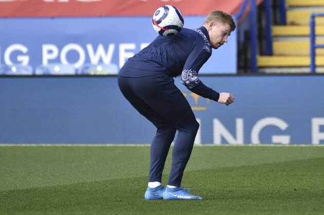 Manchester City's Kevin De Bruyne warms up prior to the English Premier League soccer match between Leicester City and Manchester City at the King Power Stadium in Leicester, England, Saturday, April 3, 2021. (AP Photo/Rui Vieira, Pool)