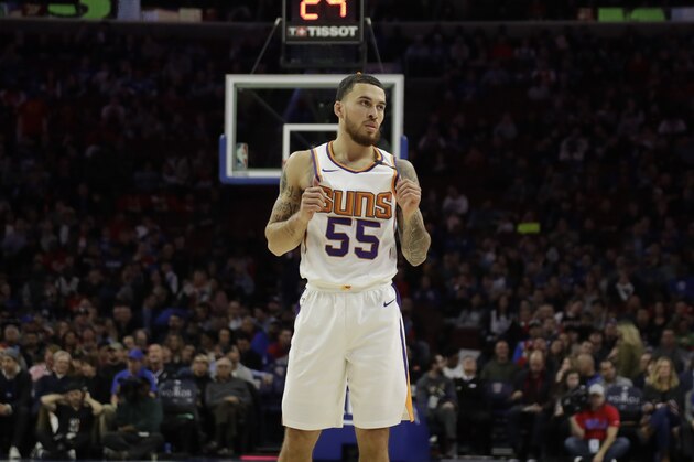 Phoenix Suns' Mike James in action during an NBA basketball game against the Philadelphia 76ers, Monday, Dec. 4, 2017, in Philadelphia. (AP Photo/Matt Slocum)