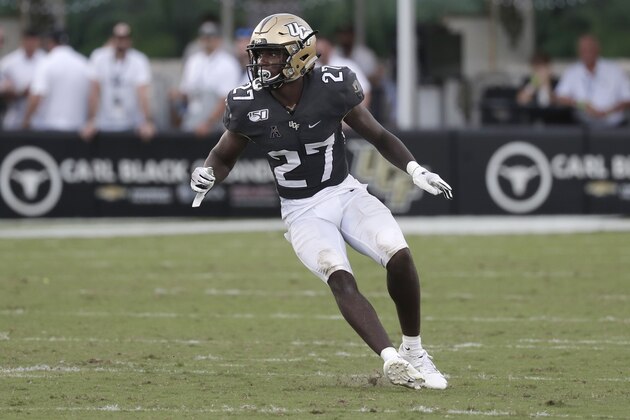 Central Florida defensive back Richie Grant covers a Stanford play during the second half of an NCAA college football game, Saturday, Sept. 14, 2019, in Orlando, Fla. (AP Photo/John Raoux)