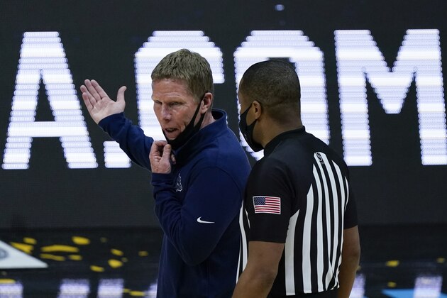 Gonzaga head coach Mark Few questions a call during the first half of the championship game against Baylor in the men's Final Four NCAA college basketball tournament, Monday, April 5, 2021, at Lucas Oil Stadium in Indianapolis. (AP Photo/Michael Conroy)