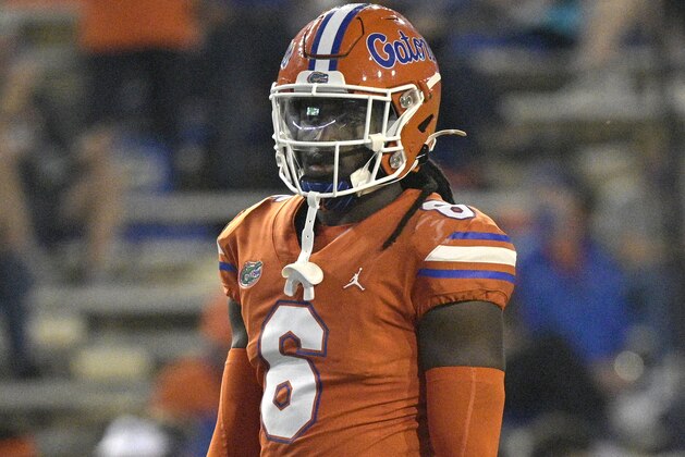 Florida defensive back Shawn Davis (6) sets up for a play during the first half of an NCAA college football game against Arkansas, Saturday, Nov. 14, 2020, in Gainesville, Fla. (AP Photo/Phelan M. Ebenhack)