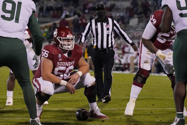 Oklahoma offensive lineman Creed Humphrey (56) during an NCAA college football game against Baylor Saturday, Dec. 5, 2020, in Norman, Okla. (AP Photo/Sue Ogrocki)
