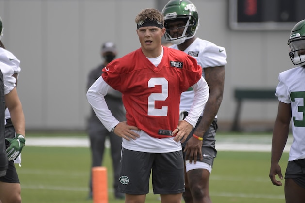 New York Jets first round draft pick Zach Wilson (2) works out during NFL football rookie camp, Friday, May 7, 2021, in Florham Park, N.J.(AP Photo/Bill Kostroun)