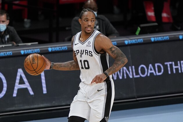 San Antonio Spurs' DeMar DeRozan (10) during the first half of an NBA basketball game against the Brooklyn Nets Wednesday, May 12, 2021, in New York. (AP Photo/Frank Franklin II)