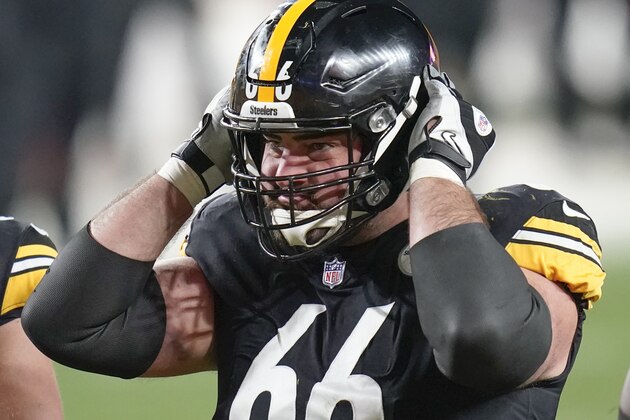 Pittsburgh Steelers offensive guard David DeCastro (66) plays in an NFL football game against the Washington Football Team, Monday, Dec. 7, 2020, in Pittsburgh. (AP Photo/Keith Srakocic)