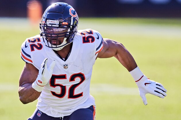 JACKSONVILLE, FLORIDA - DECEMBER 27: Khalil Mack #52 of the Chicago Bears rushes the passer during the first quarter of a game against the Jacksonville Jaguars at TIAA Bank Field on December 27, 2020 in Jacksonville, Florida. (Photo by James Gilbert/Getty Images)