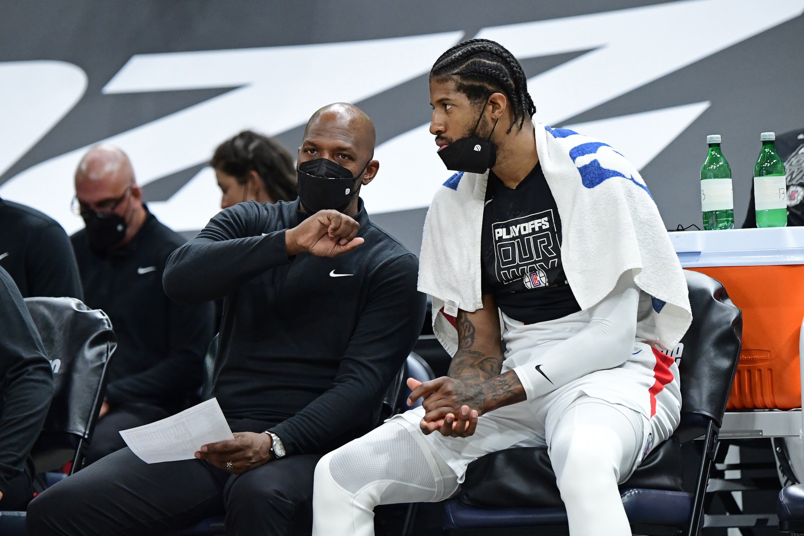 SALT LAKE CITY, UT - JUNE 16: Assistant Coach, Chauncey Billups of the LA Clippers talks to Paul George #13 of the LA Clippers during the game against the Utah Jazz during Round 2, Game 5 of the 2021 NBA Playoffs on June 16, 2021 at vivint.SmartHome Arena in Salt Lake City, Utah. NOTE TO USER: User expressly acknowledges and agrees that, by downloading and or using this Photograph, User is consenting to the terms and conditions of the Getty Images License Agreement. Mandatory Copyright Notice: Copyright 2021 NBAE (Photo by Adam Pantozzi/NBAE via Getty Images)