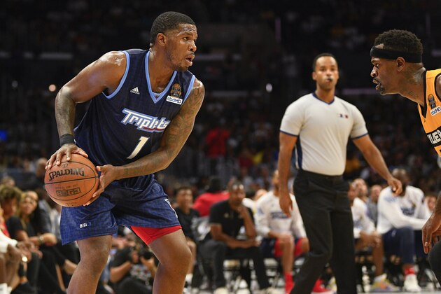 LOS ANGELES, CA - SEPTEMBER 01: Triplets guard Joe Johnson (1) looks to drive to the basket during the BIG3 championship game between the Triplets and the Killer 3's on September 1, 2019 at the Staples Center in Los Angeles, CA.  (Photo by Brian Rothmuller/Icon Sportswire via Getty Images)