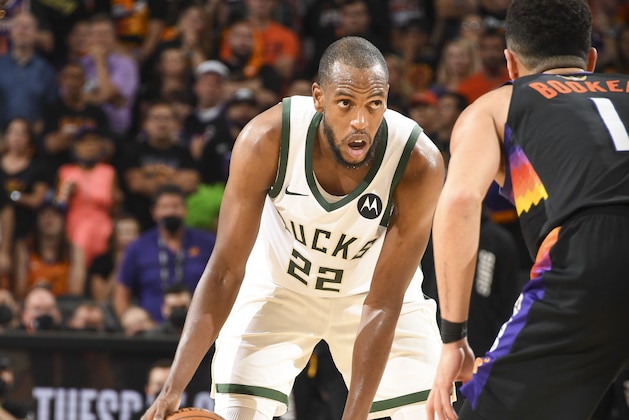 PHOENIX, AZ - JULY 17: Khris Middleton #22 of the Milwaukee Bucks handles the ball during the game against the Phoenix Suns during Game Five of the 2021 NBA Finals on July 17, 2021 at Footprint Center in Phoenix, Arizona. NOTE TO USER: User expressly acknowledges and agrees that, by downloading and or using this photograph, user is consenting to the terms and conditions of the Getty Images License Agreement. Mandatory Copyright Notice: Copyright 2021 NBAE (Photo by Andrew D. Bernstein/NBAE via Getty Images)