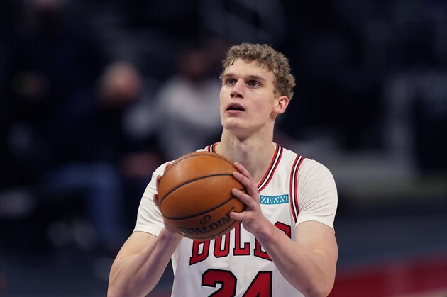 Chicago Bulls forward Lauri Markkanen plays during the first half of an NBA basketball game, Sunday, March 21, 2021, in Detroit. (AP Photo/Carlos Osorio)