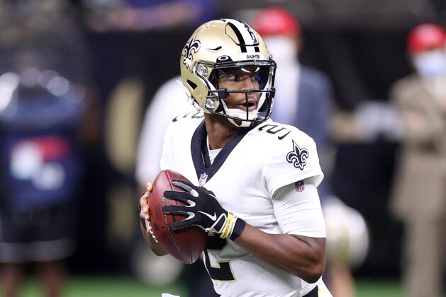 NEW ORLEANS, LOUISIANA - AUGUST 23: Jameis Winston #2 of the New Orleans Saints looks to throw a pass against the Jacksonville Jaguars at Caesars Superdome on August 23, 2021 in New Orleans, Louisiana. (Photo by Chris Graythen/Getty Images)