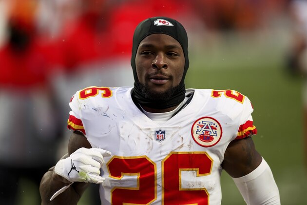 Kansas City Chiefs running back Le'Veon Bell (26) runs off the field after defeating the Denver Broncos in 43-16 in an NFL football game, Sunday, Oct.. 25, 2020, in Denver. (AP Photo/Justin Edmonds) Kansas City Chiefs running back Le'Veon Bell (26) runs off the field after defeating the Denver Broncos in 43-16 in an NFL football game, Sunday, Oct.. 25, 2020, in Denver. (AP Photo/Justin Edmonds)